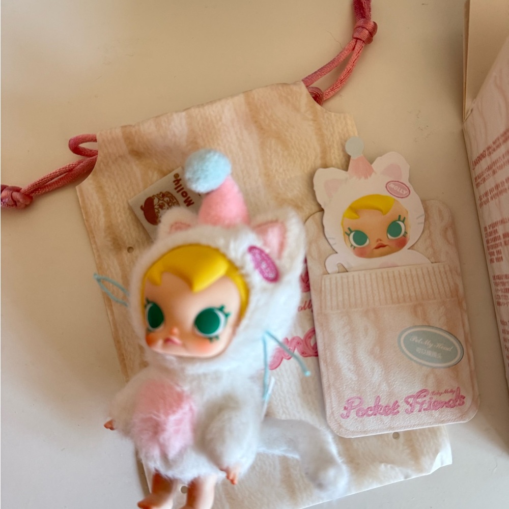Baby Molly - Pet My Head - Pocket Friend Keychain - Picture 2 of 7